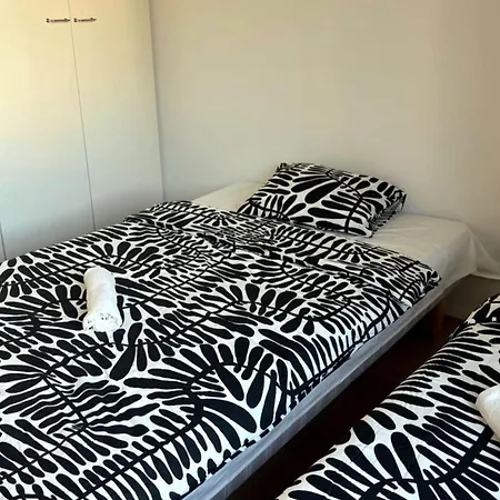 Cozy 2 Bedroom In Espoo, Close To Matinkyla Metro Station Apartamento Espoo