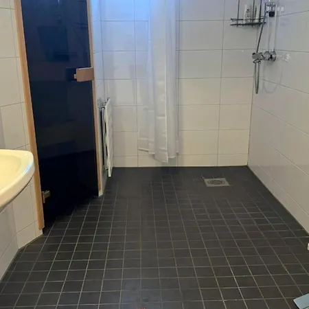 Huoneisto Cozy 2 Bedroom In Espoo, Close To Matinkyla Metro Station *