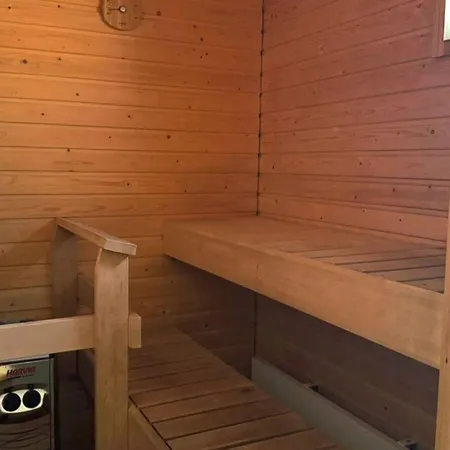 Cozy 2 Bedroom In Espoo, Close To Matinkyla Metro Station *