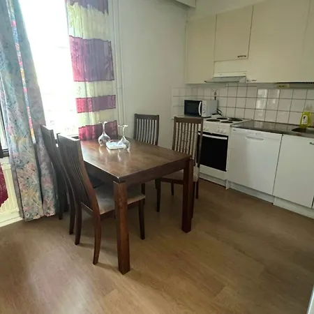 Cozy 2 Bedroom In Espoo, Close To Matinkyla Metro Station