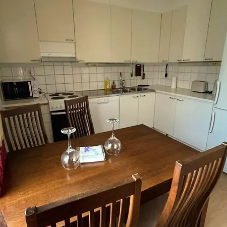 Cozy 2 Bedroom In Espoo, Close To Matinkyla Metro Station Huoneisto *